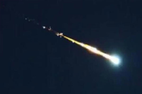 Dünyaya meteor çarptı