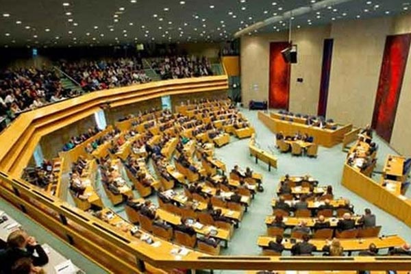 Hollanda meclisinden Türkiye karşıtı karar
