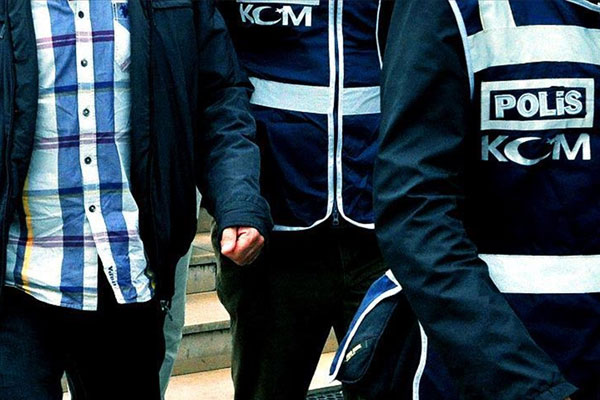 Eskişehir’de 12 askere FETÖ'den gözaltı