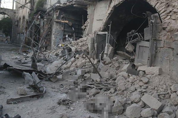 Rus jetleri ekmek sırası bekleyenleri vurdu