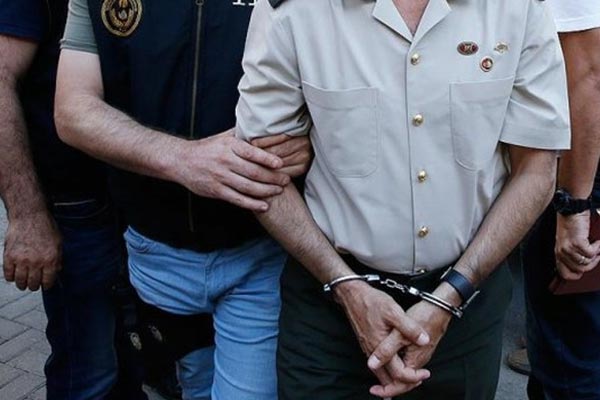 35 askeri personele FETÖ gözaltısı