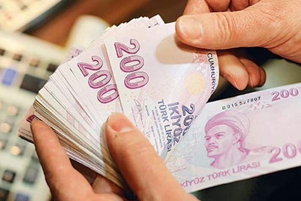 İhraç edilen öğretmenler maaşı geri verecek