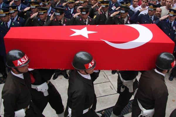 Hakkari'de çatışma! 3 korucu şehit oldu