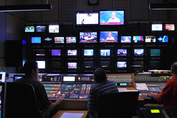 12 Televizyon kanalı kapatıldı