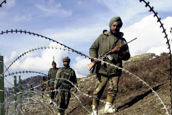 Hindistan Keşmir sınırından Pakistan'a girdi