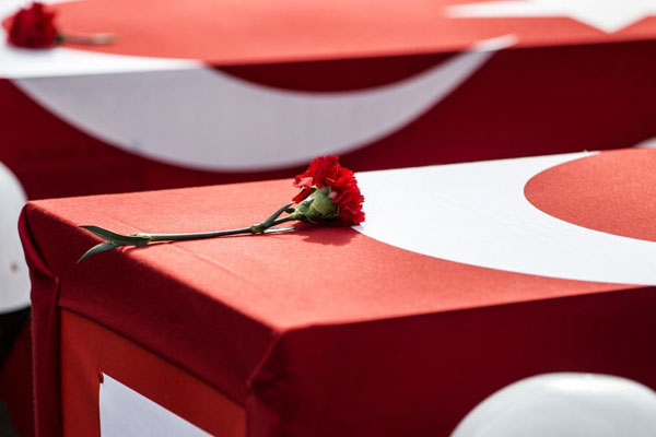 Çukurca’da yaralanan yüzbaşı şehit oldu