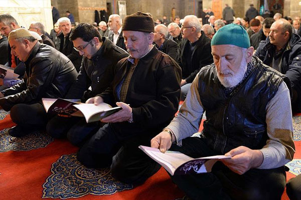 Camilere kütüphane geliyor