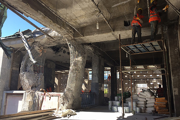 Bombalanan Meclis yeni yasama yılına hazırlanıyor