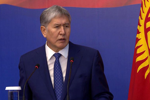 Atambayev Kırgızistan'a döndü