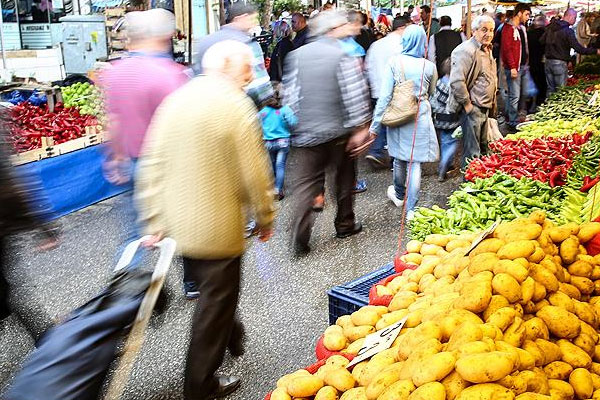 Sebze fiyatları cep yakıyor