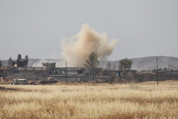 Peşmerge Musul'un girişine yakın yerleri vuruyor