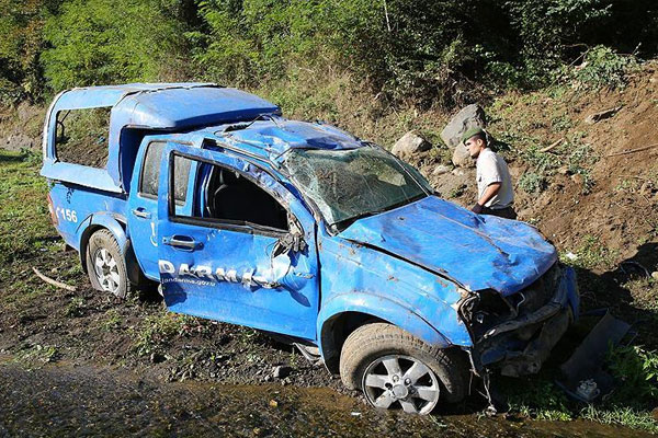 Askeri araç devrildi: 2 yaralı