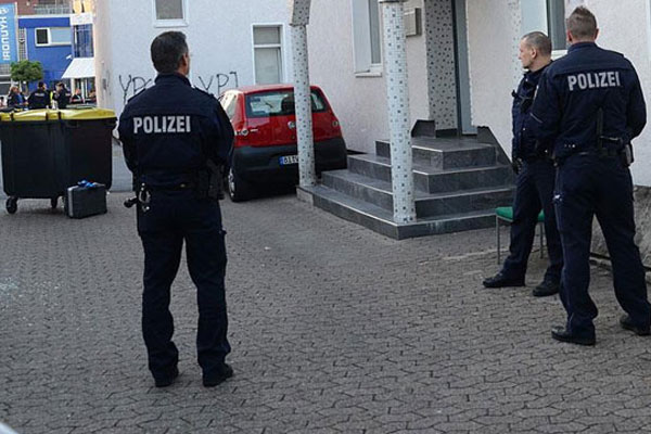 Almanya'da camiye çirkin saldırı