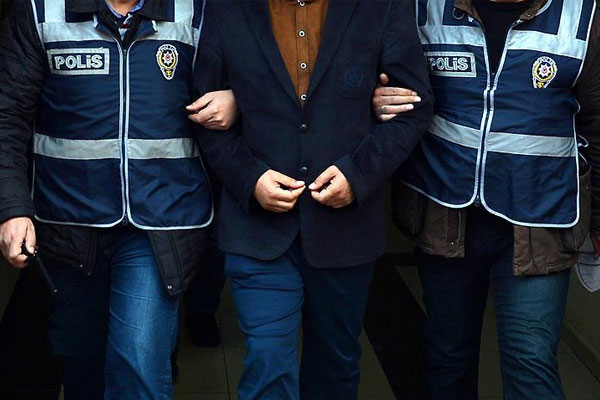 İzmir merkezli 16 ilde FETÖ operasyonu