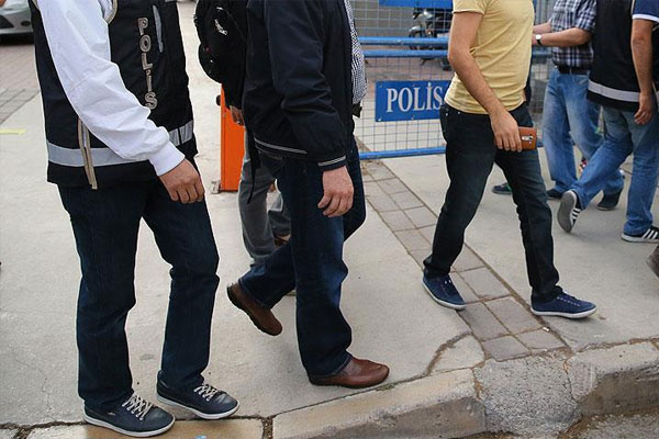 6 ilde FETÖ operasyonu