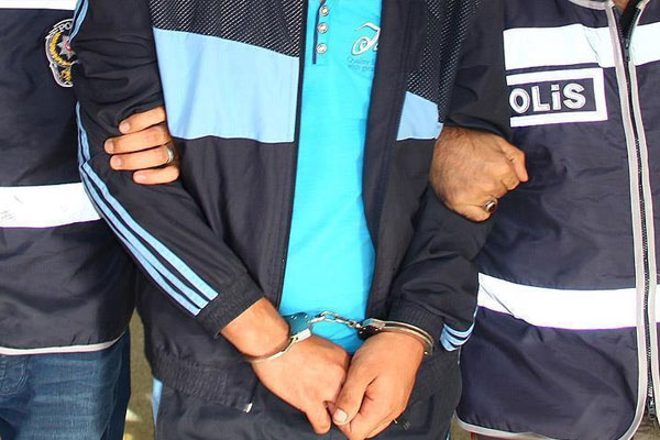 33 askeri personel FETÖ'den gözaltında