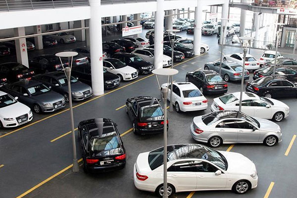 Otomobil pazarı daraldı