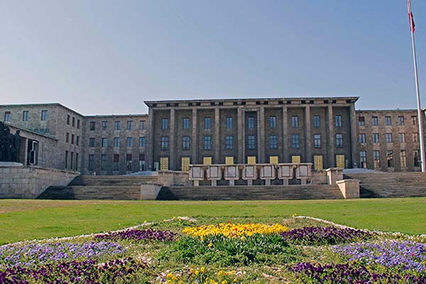 Meclisin çalışma saatleri belli oldu