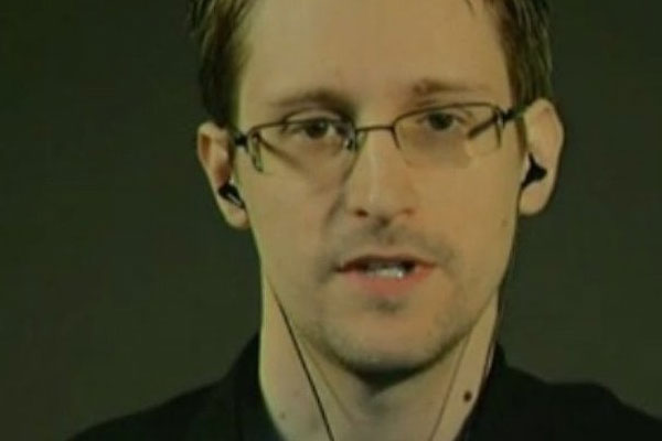 Snowden'dan Yahoo uyarısı