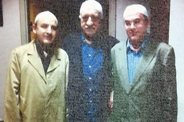 'Deniz Kuvvetleri imamı'nın Gülen'le fotoğrafları ortaya çıktı