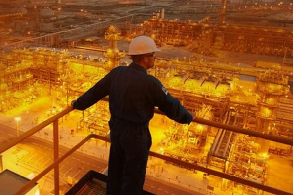 Suudiler petrolde indirime gitti