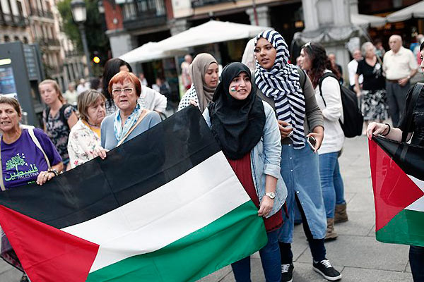 Dünya İsrail'in kadınlara müdahalesine tepkili