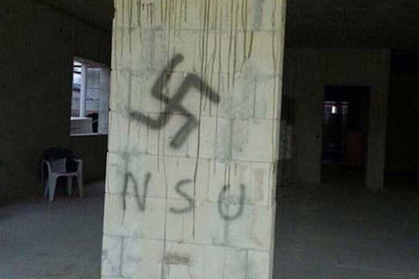 Almanya'da camiye saldırı