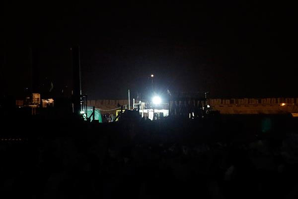 İsrail el koyduğu gemiyi limana getirdi