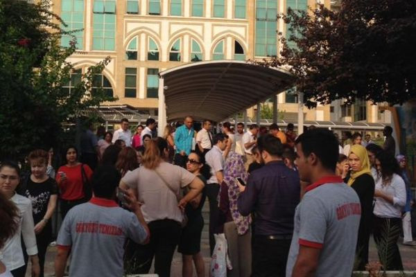 Antalya Adliyesi'nde 'canlı bomba' alarmı