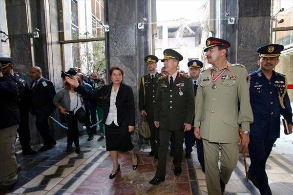 İki genelkurmay başkanı Meclis’i ziyaret etti