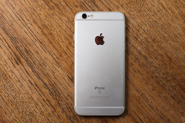 Samsung'tan sonra iPhone da yandı