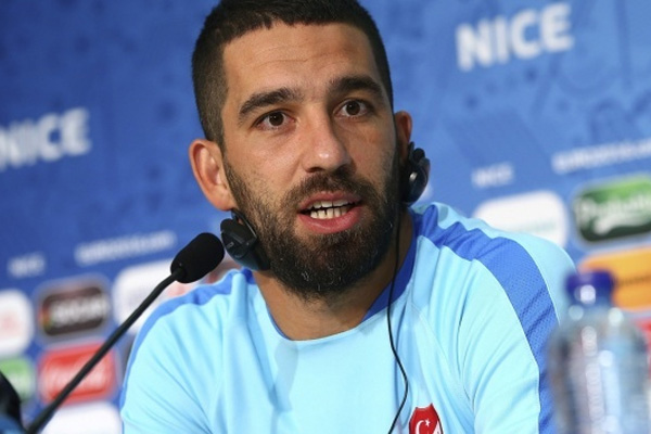 Arda Turan isyan etti! '1.5 maçlık hatırım yok muydu ya?'