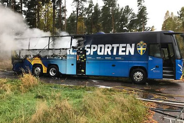 İsveç Milli takım otobüsü yandı