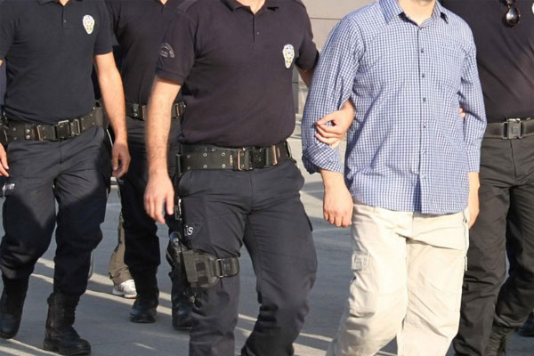 Hastanelere FETÖ operasyonu: 23 gözaltı