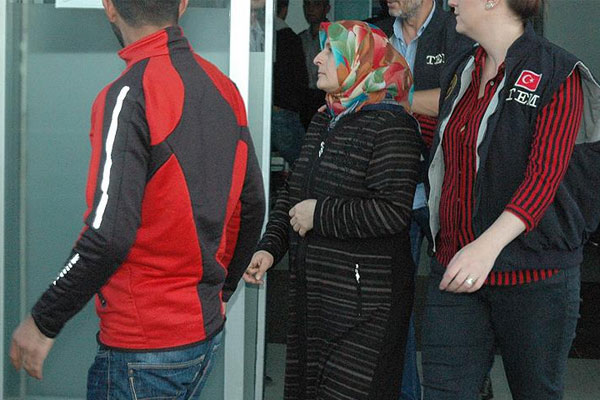 İzmir merkezli FETÖ soruşturması: 29 tutuklu