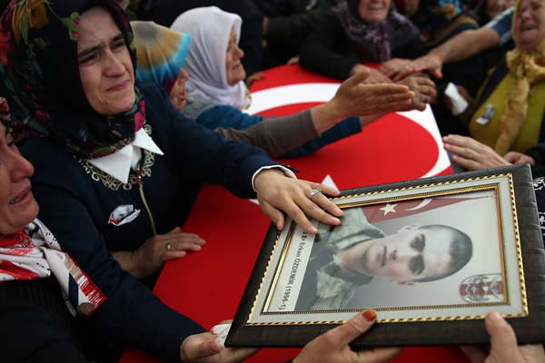 Şehit Er Erkan Özdemir'in memleketi Düzce'de yas