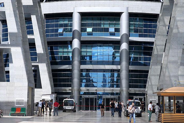 İstanbul eski emniyet müdür yardımcısı FETÖ'den tutuklandı