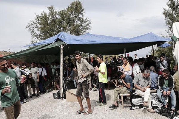 Yunan adalarında göçmen sayısı 15 bini geçti
