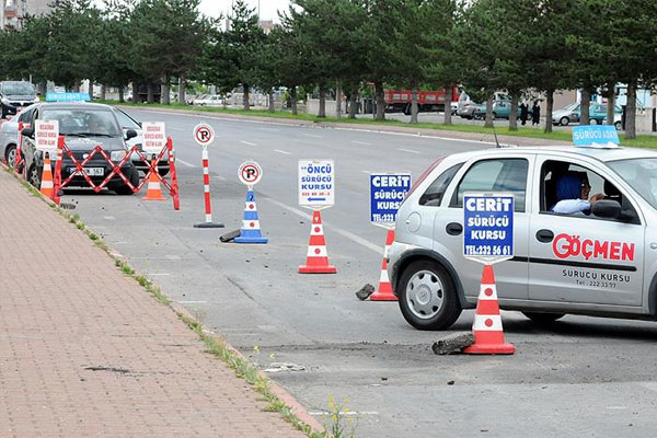 Başkasının yerine sınava girenlere operasyon