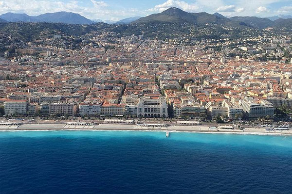 Fransa'da camiye islamofobik saldırı