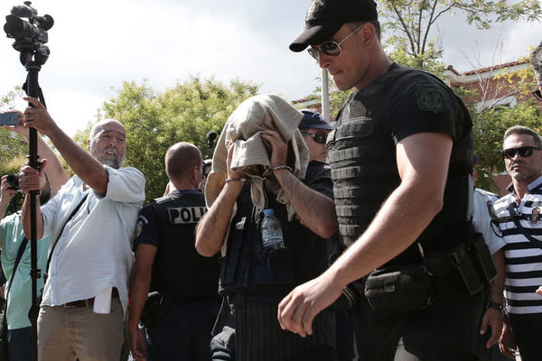 Yunanistan'a kaçan darbecilerin talebi reddedildi