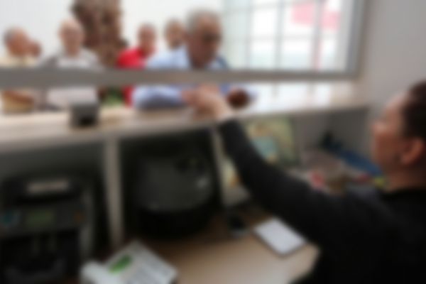 55 memur görevine iade edildi