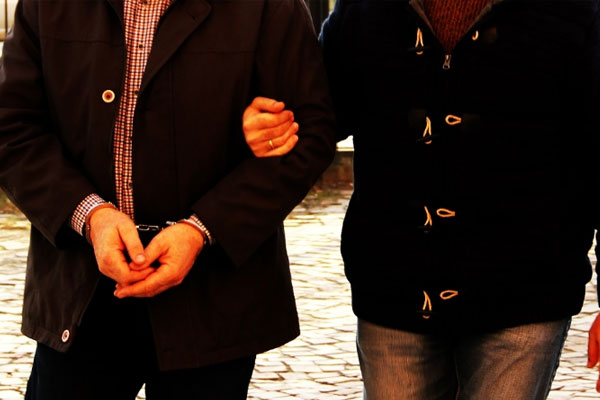 25 öğretmen FETÖ'den tutuklandı