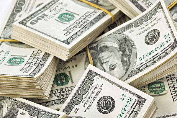 Dolar rekor sınırında