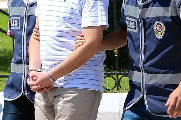 FETÖ'den aranan öğretmen yol kontrolünde yakalandı