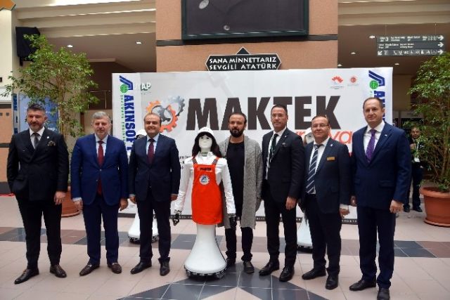 Robot hostes ADA'lar, Maktek Avrasya Fuarı'nda göz doldurdu