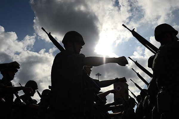 Hava Harp Akademisi'nde 12 subay tutuklandı