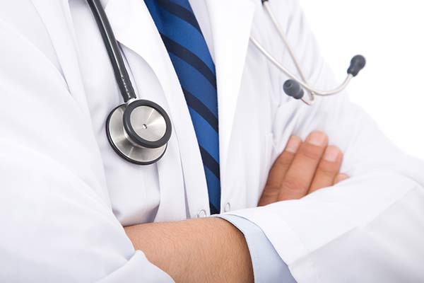 Fransa'da 8 yıl sahte doktorluk yaptı