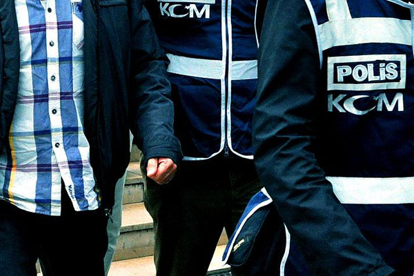 Adana'da işadamlarına FETÖ kelepçesi