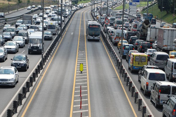 Metrobüsle ilgili 'kaldırılma' teklifi